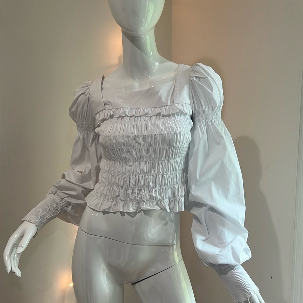 Choosy Charlotte Smocked Cropped Shirt - Picture 4 of 12